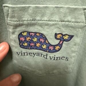 Women’s Vineyard Vines sage green top like new XL